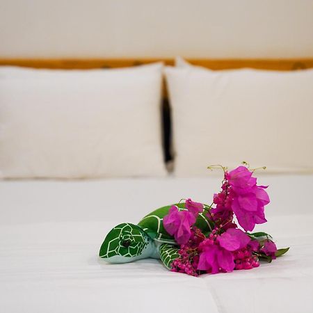 Sun & Surf Hotel Thulusdhoo Luaran gambar
