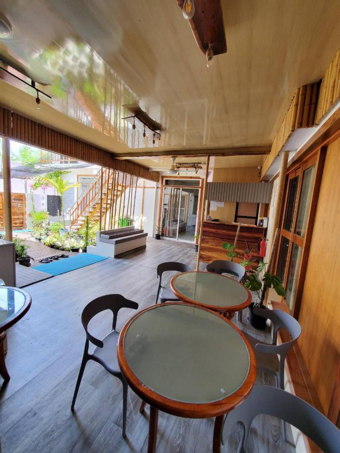 Sun & Surf Hotel Thulusdhoo Luaran gambar
