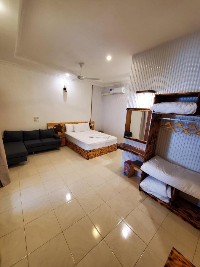 Sun & Surf Hotel Thulusdhoo Luaran gambar