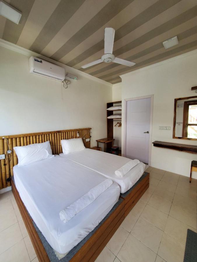 Sun & Surf Hotel Thulusdhoo Luaran gambar