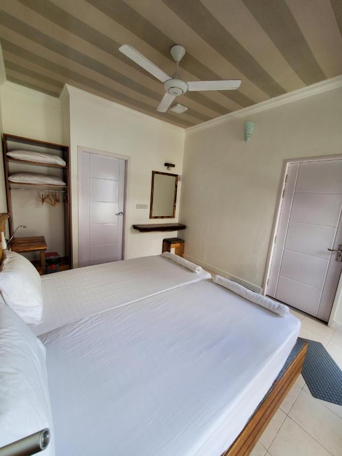 Sun & Surf Hotel Thulusdhoo Luaran gambar