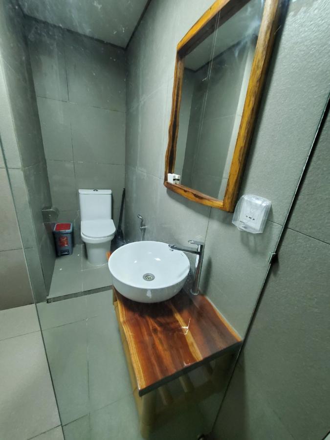 Sun & Surf Hotel Thulusdhoo Luaran gambar