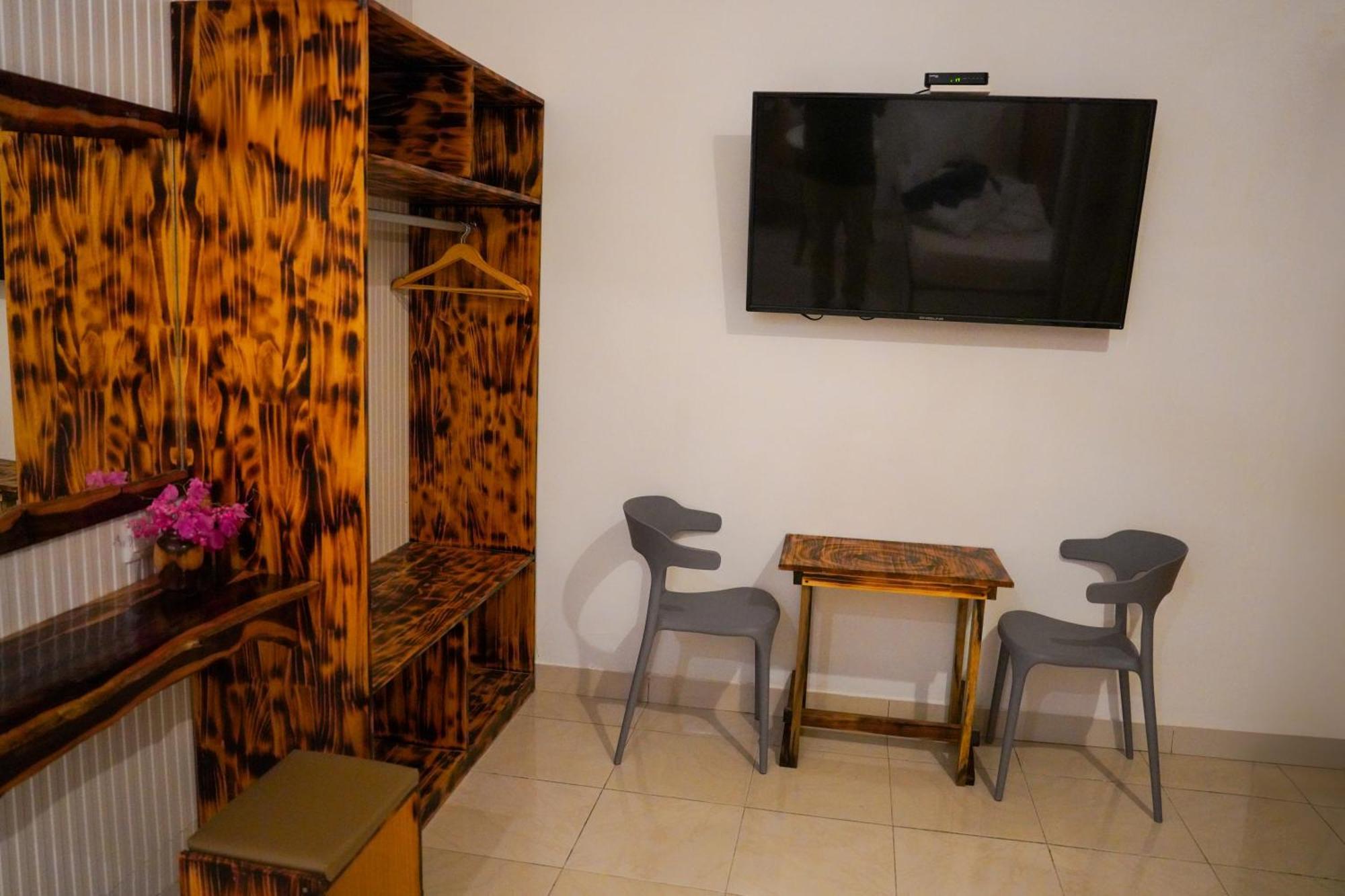 Sun & Surf Hotel Thulusdhoo Luaran gambar