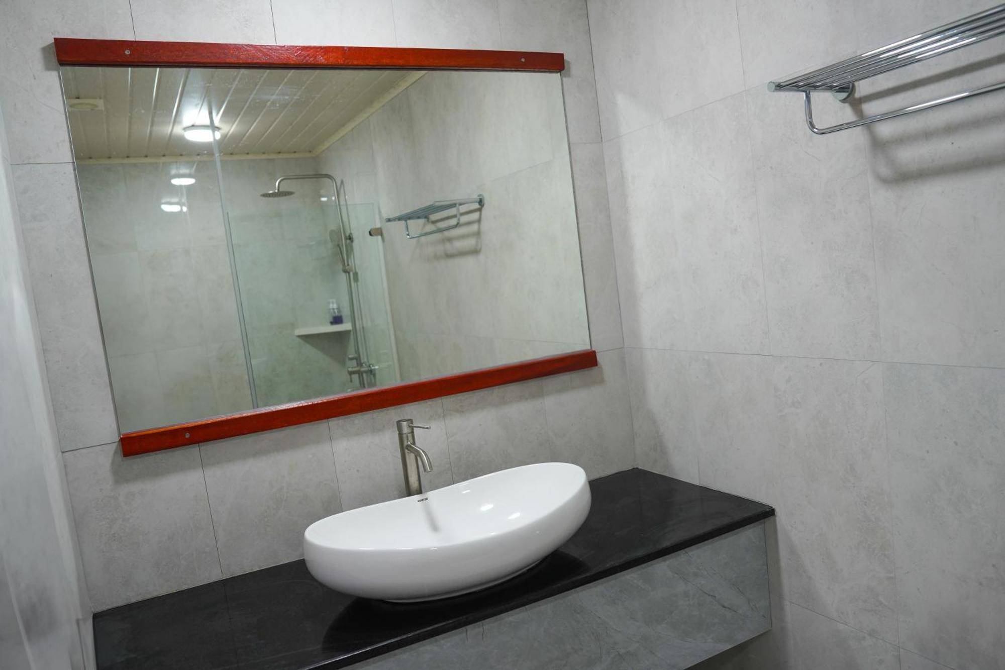 Sun & Surf Hotel Thulusdhoo Luaran gambar