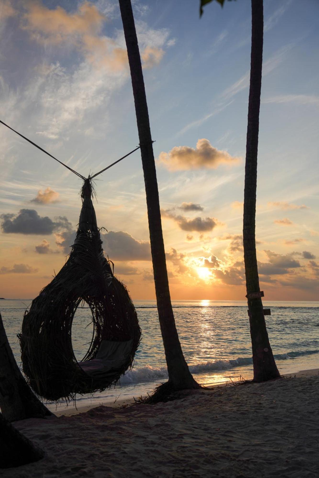 Sun & Surf Hotel Thulusdhoo Luaran gambar