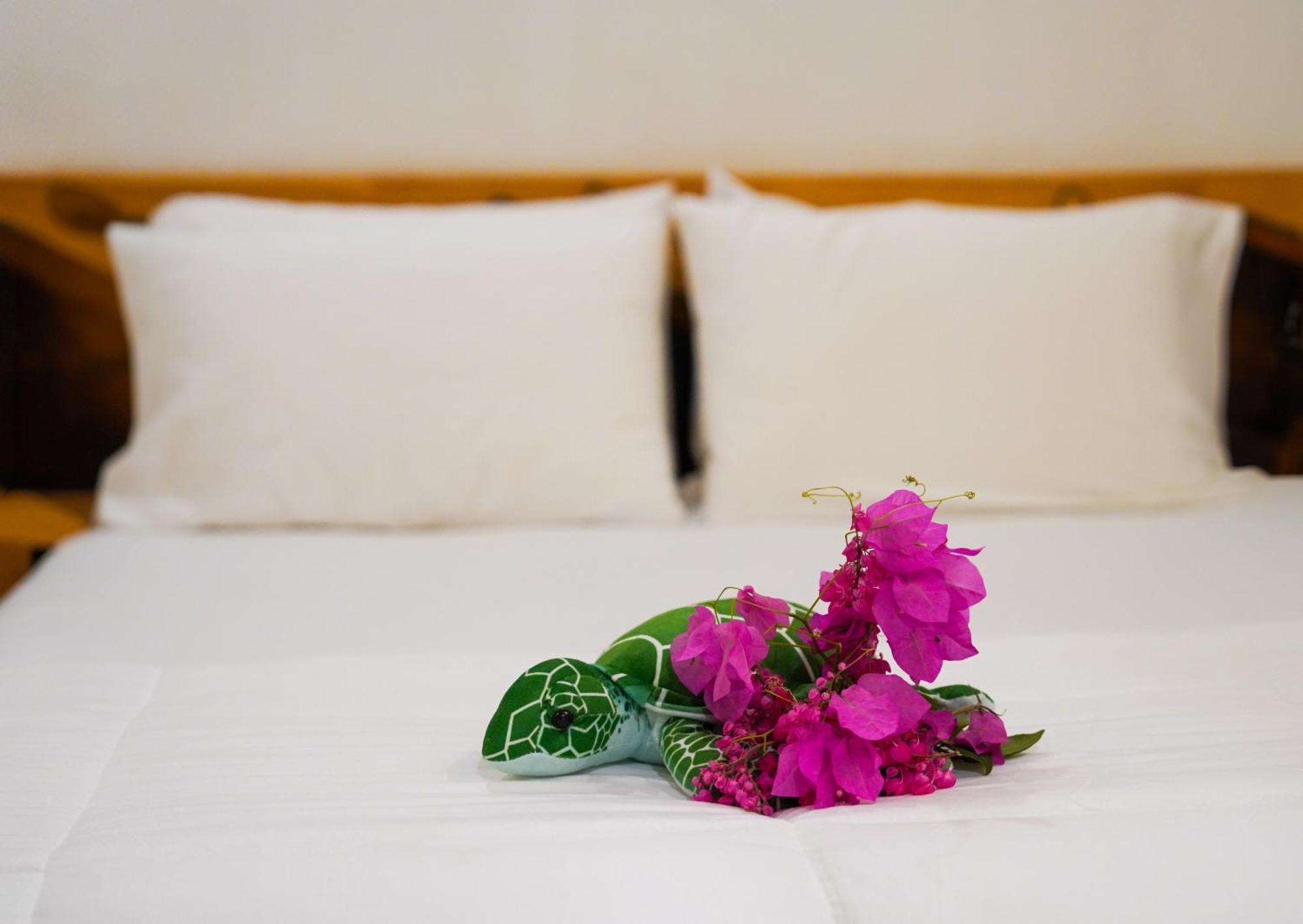 Sun & Surf Hotel Thulusdhoo Luaran gambar