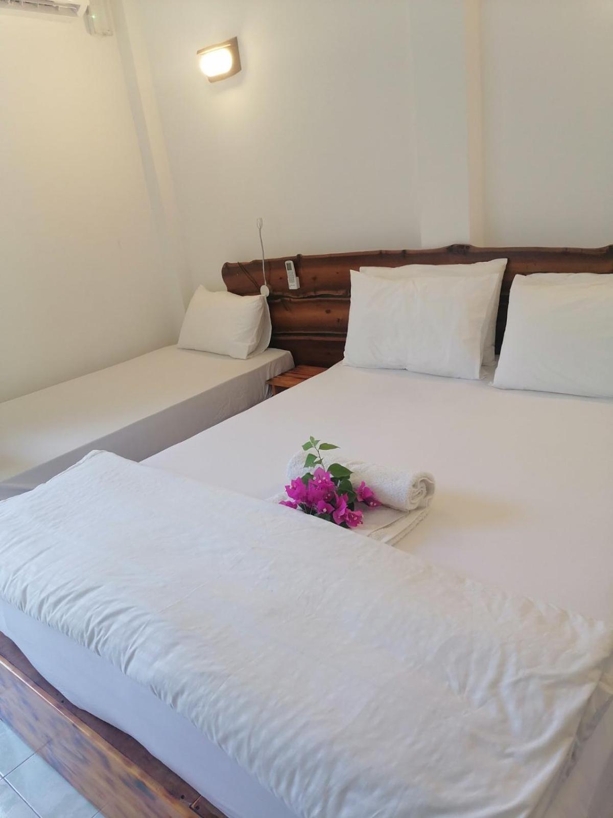 Sun & Surf Hotel Thulusdhoo Luaran gambar
