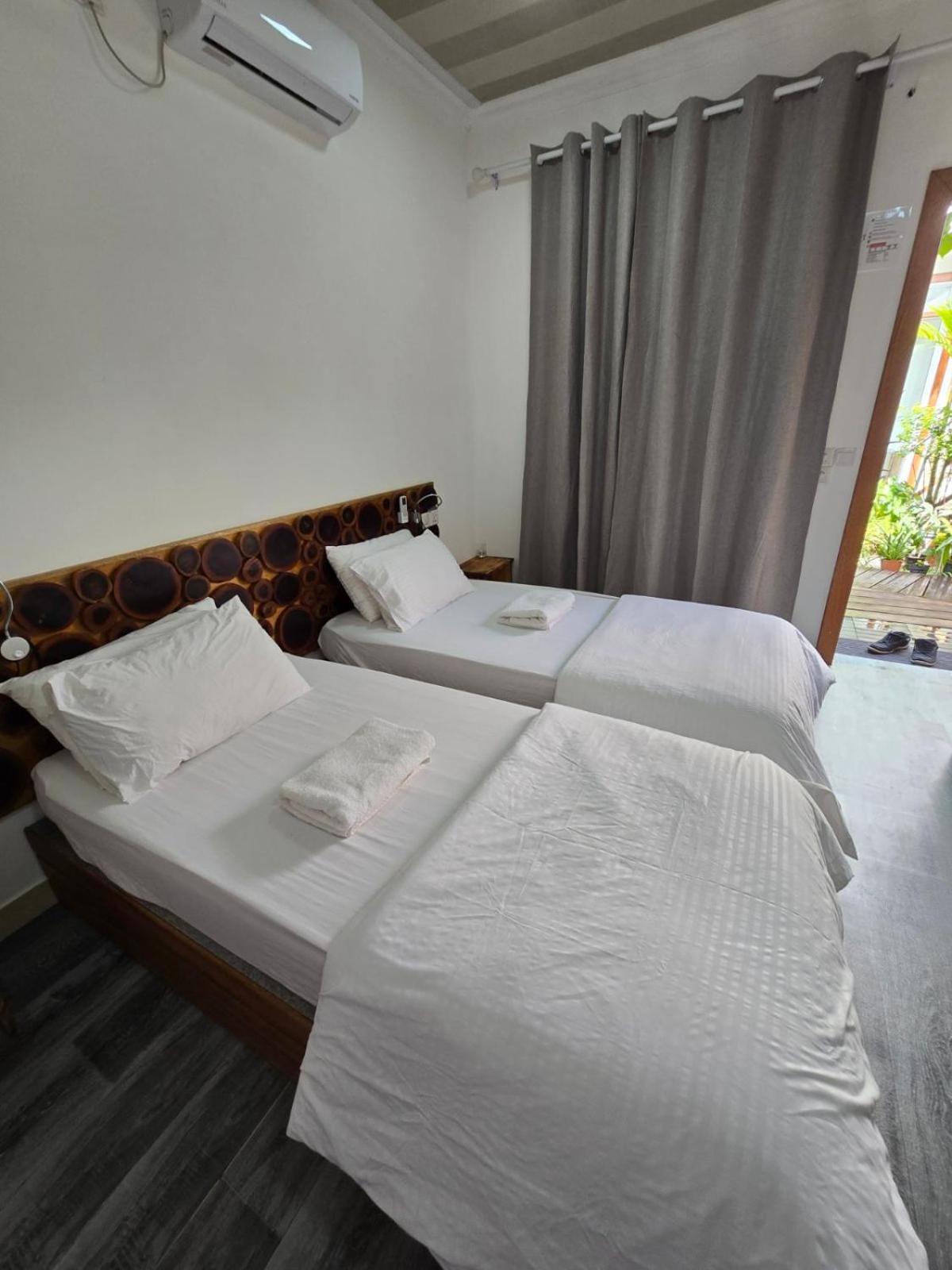 Sun & Surf Hotel Thulusdhoo Luaran gambar